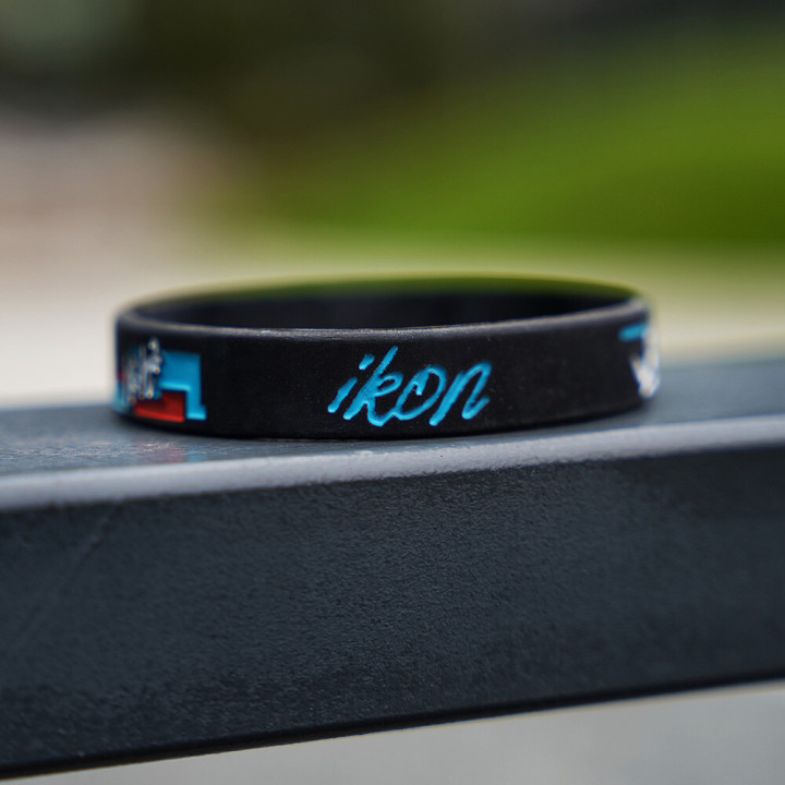 Náramek Ikon Glitch