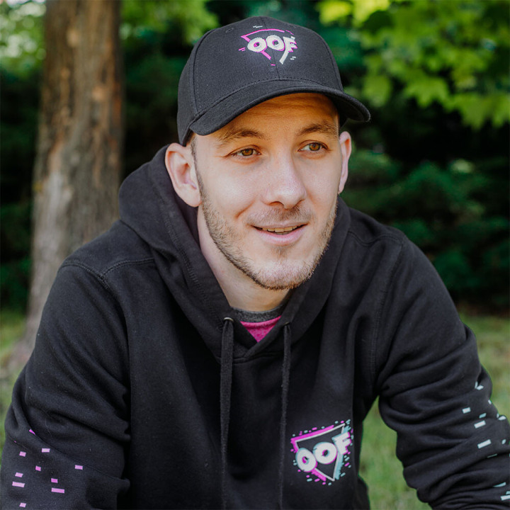 Kšiltovka House OOF