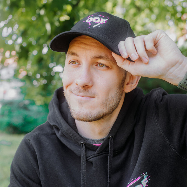 Kšiltovka House OOF