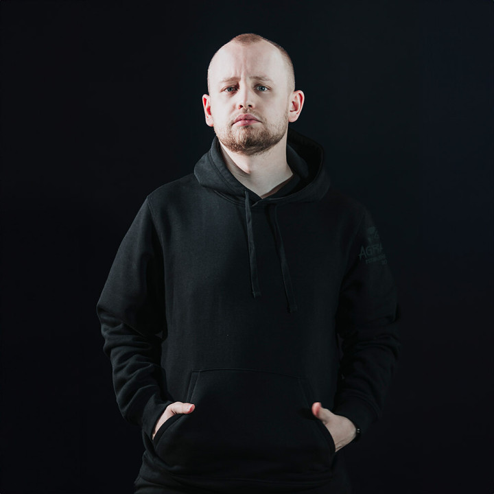 Mikina Agraelus | Psychosis