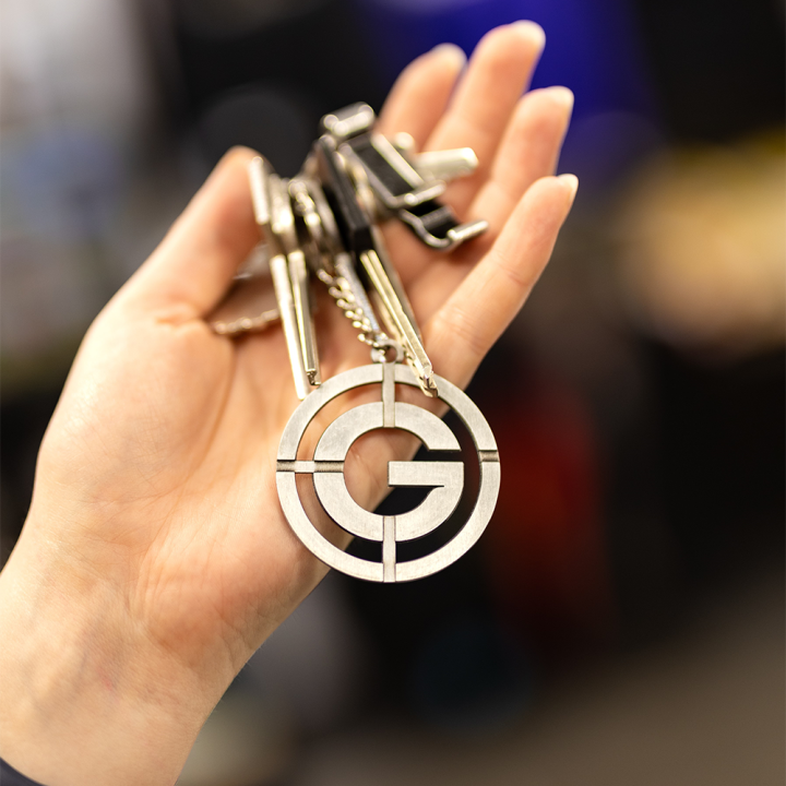 Kovový přívěsek Gunpoint